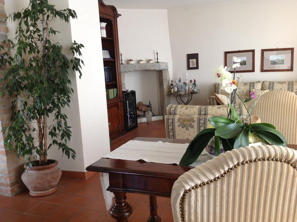 Agriturismo La Casa In Collina Canelli Buitenkant foto